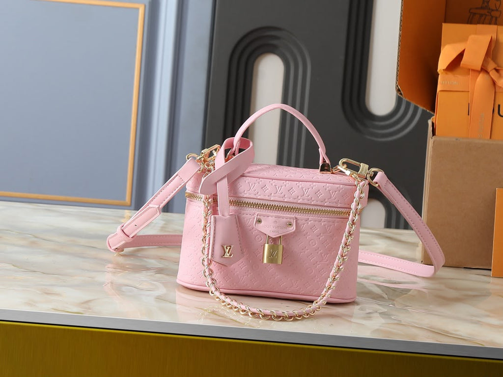 Elegant Quilted Mini Shoulder Bag – Pink