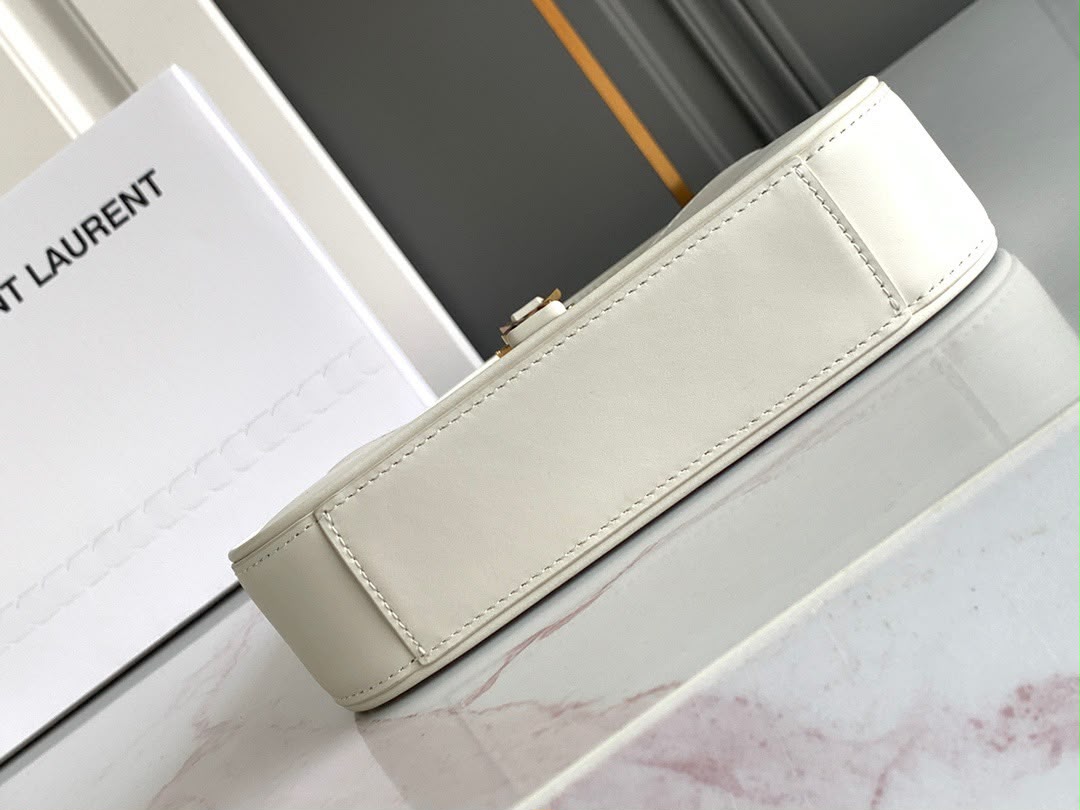 Elegant Minimalist Shoulder Bag – White