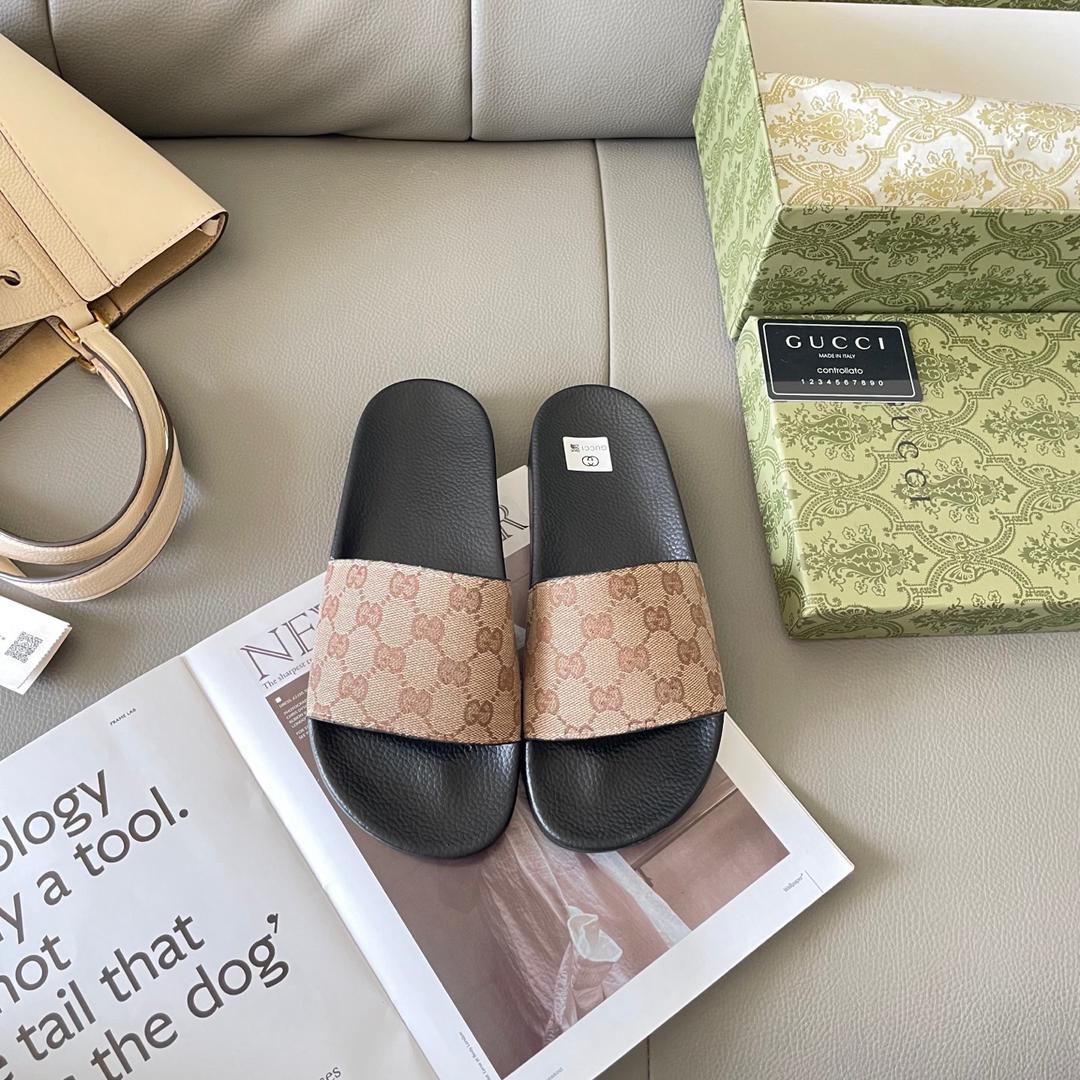 Heritage Pattern Comfort Slides