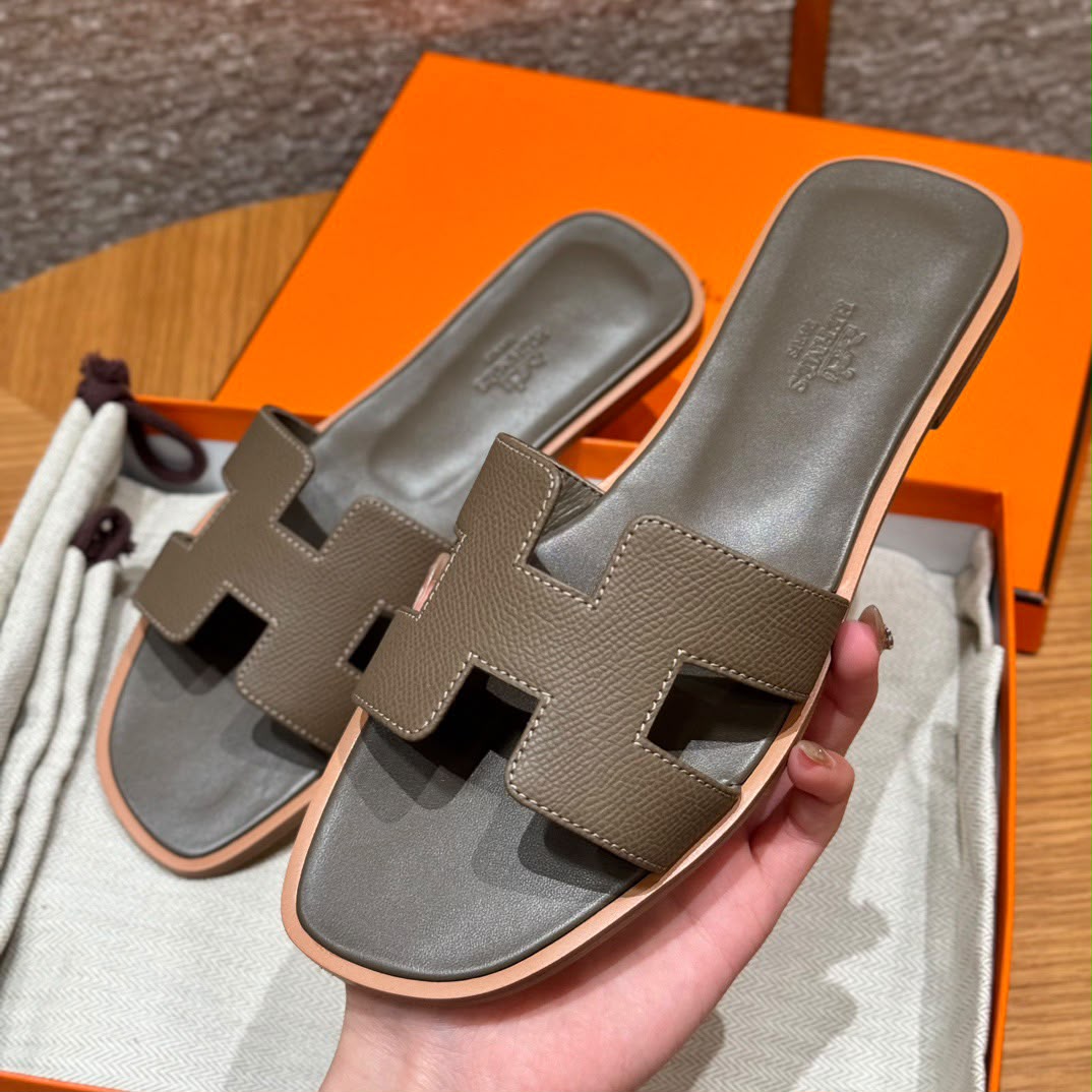 Mocha Signature Slide Sandals