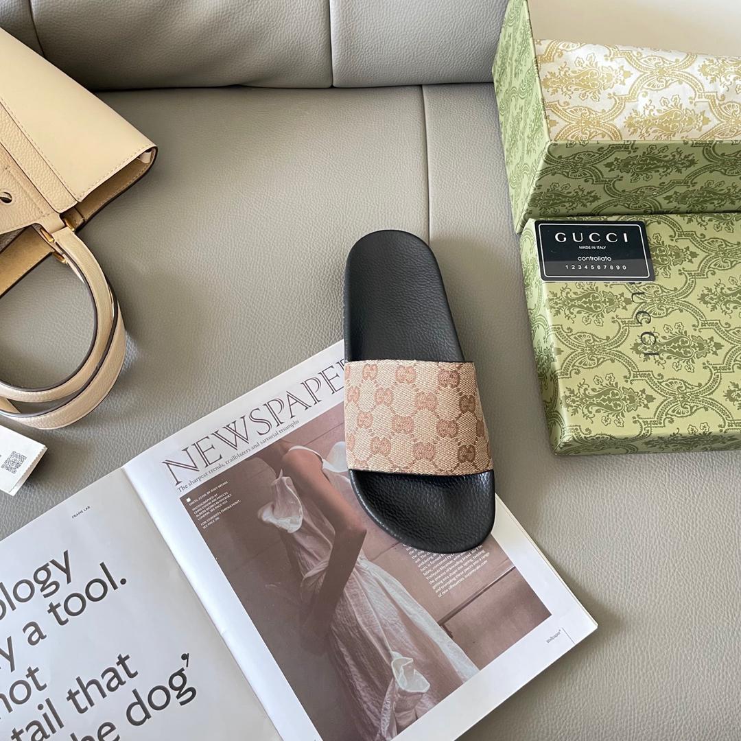 Heritage Pattern Comfort Slides