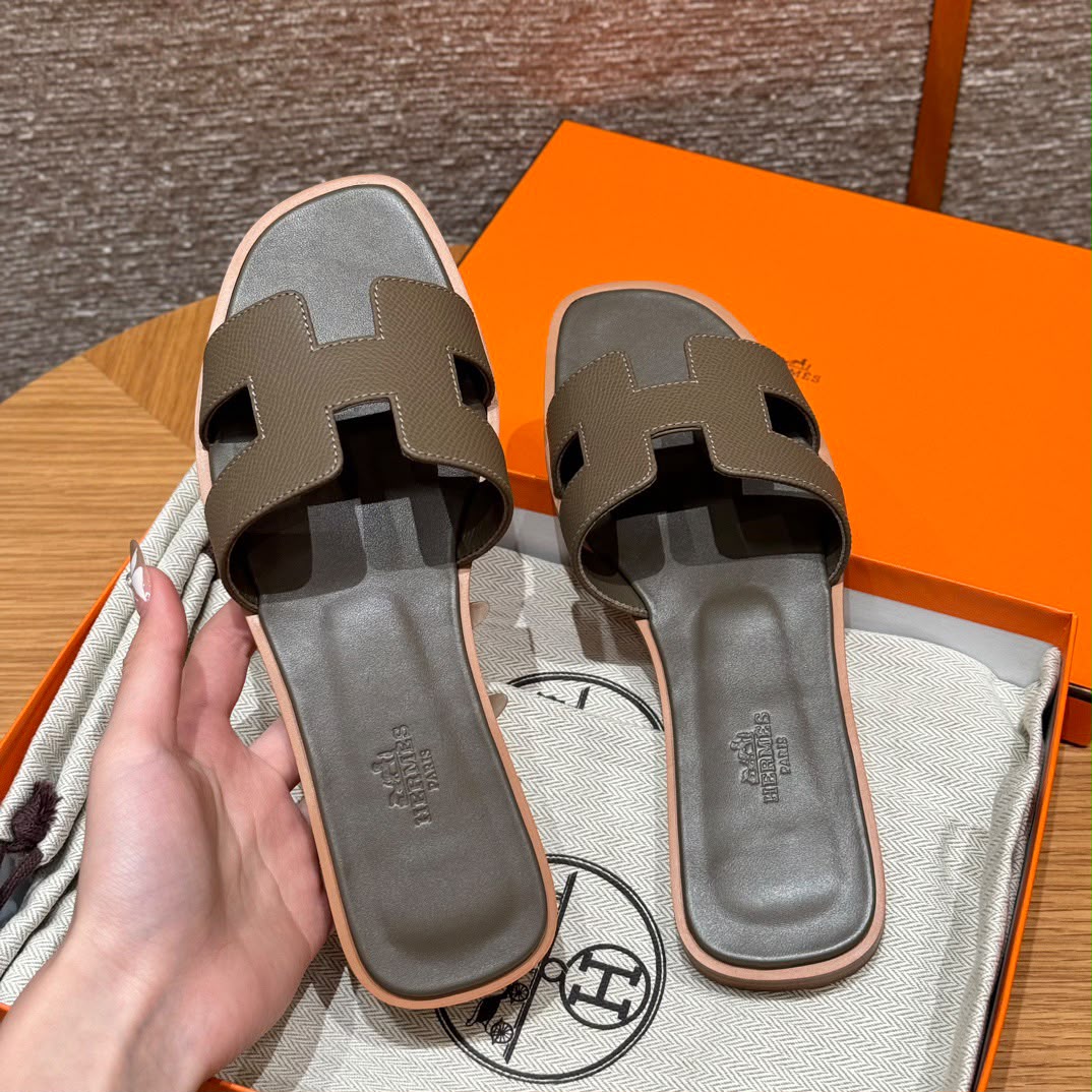 Mocha Signature Slide Sandals