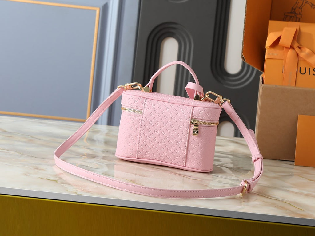 Elegant Quilted Mini Shoulder Bag – Pink