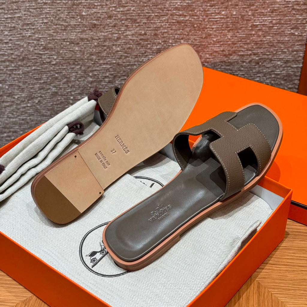 Mocha Signature Slide Sandals
