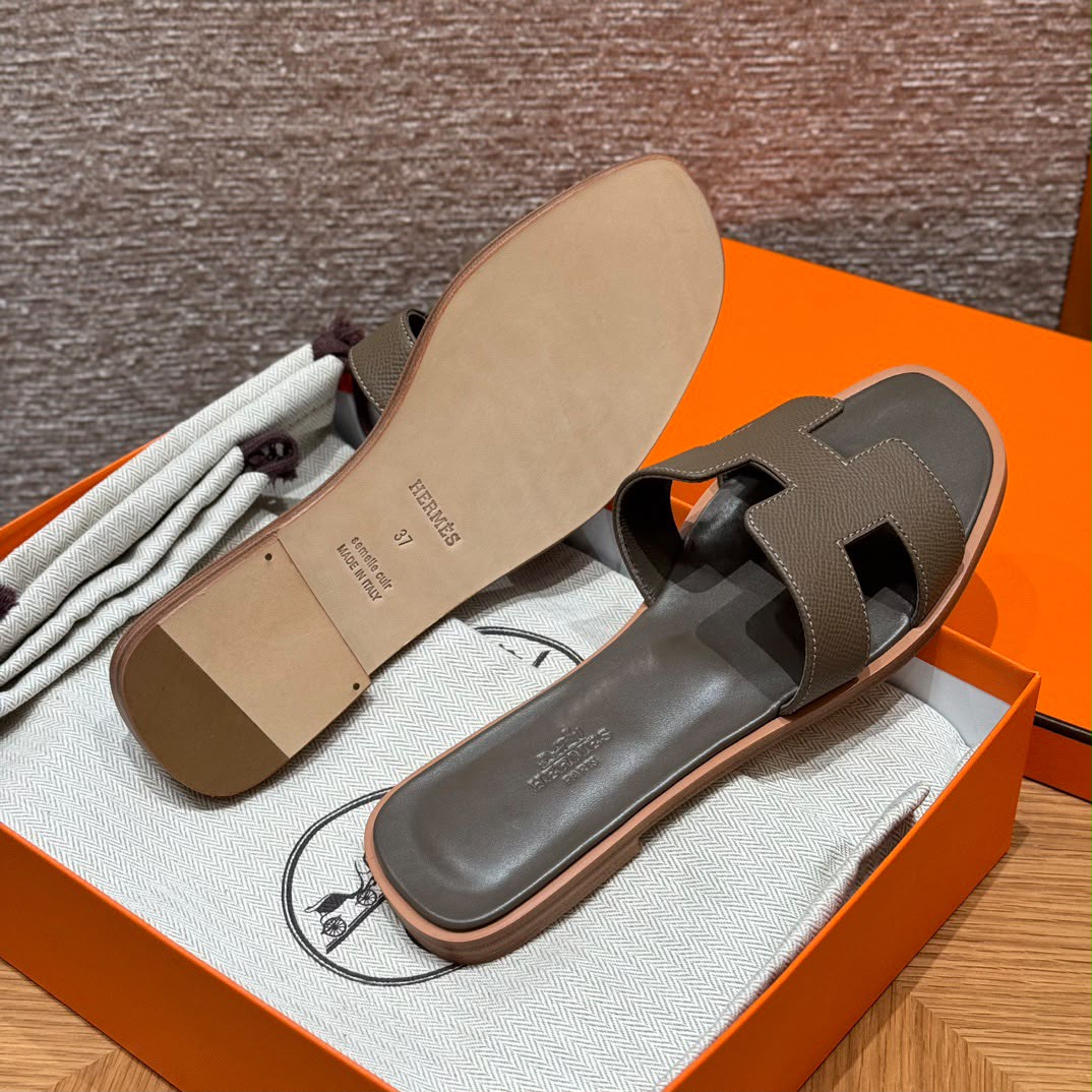 Mocha Signature Slide Sandals