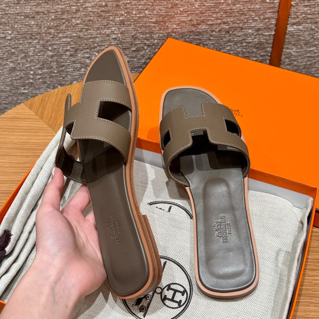 Mocha Signature Slide Sandals