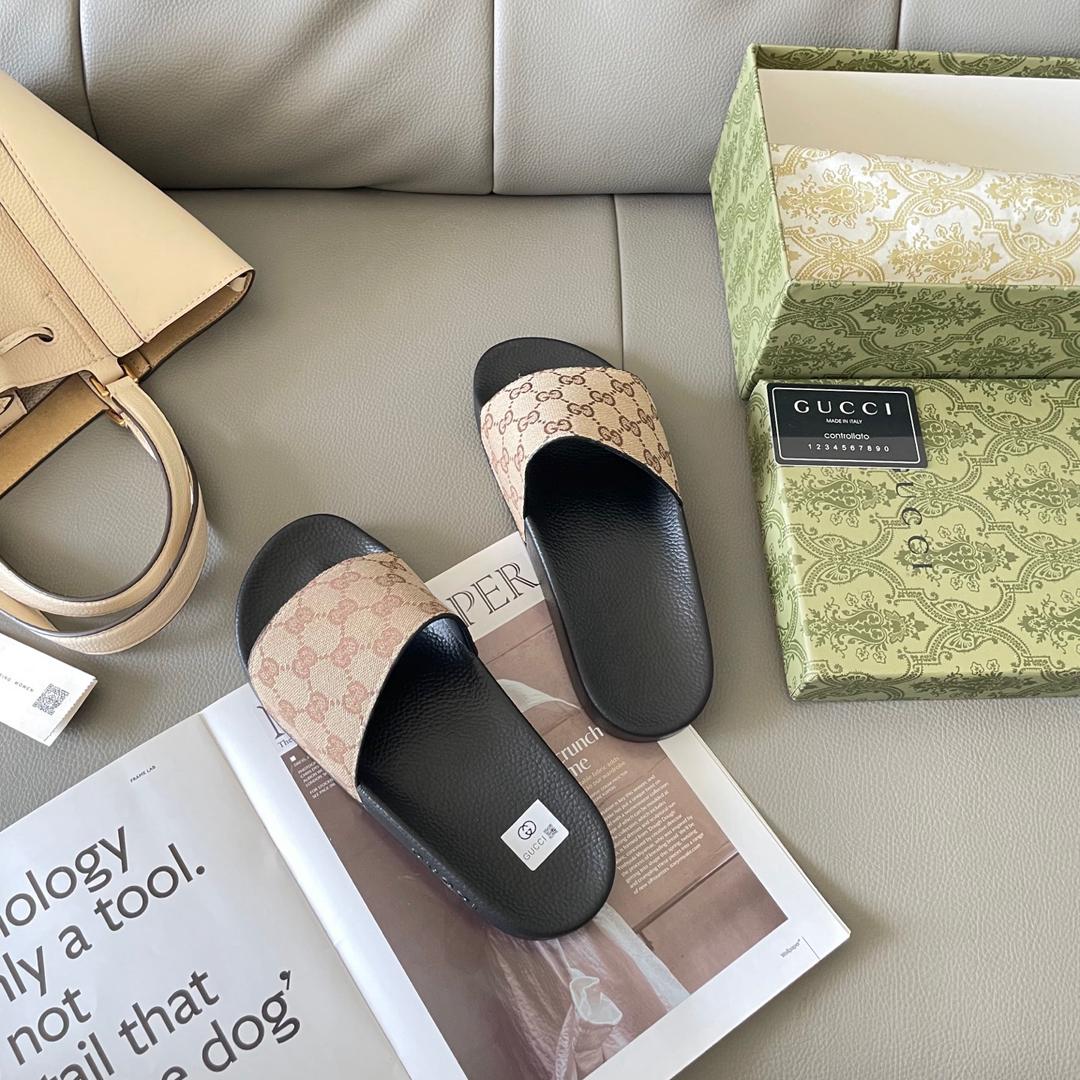 Heritage Pattern Comfort Slides