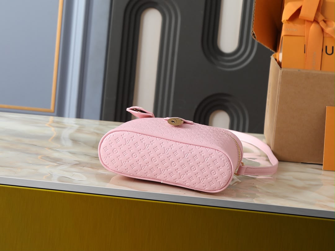 Elegant Quilted Mini Shoulder Bag – Pink
