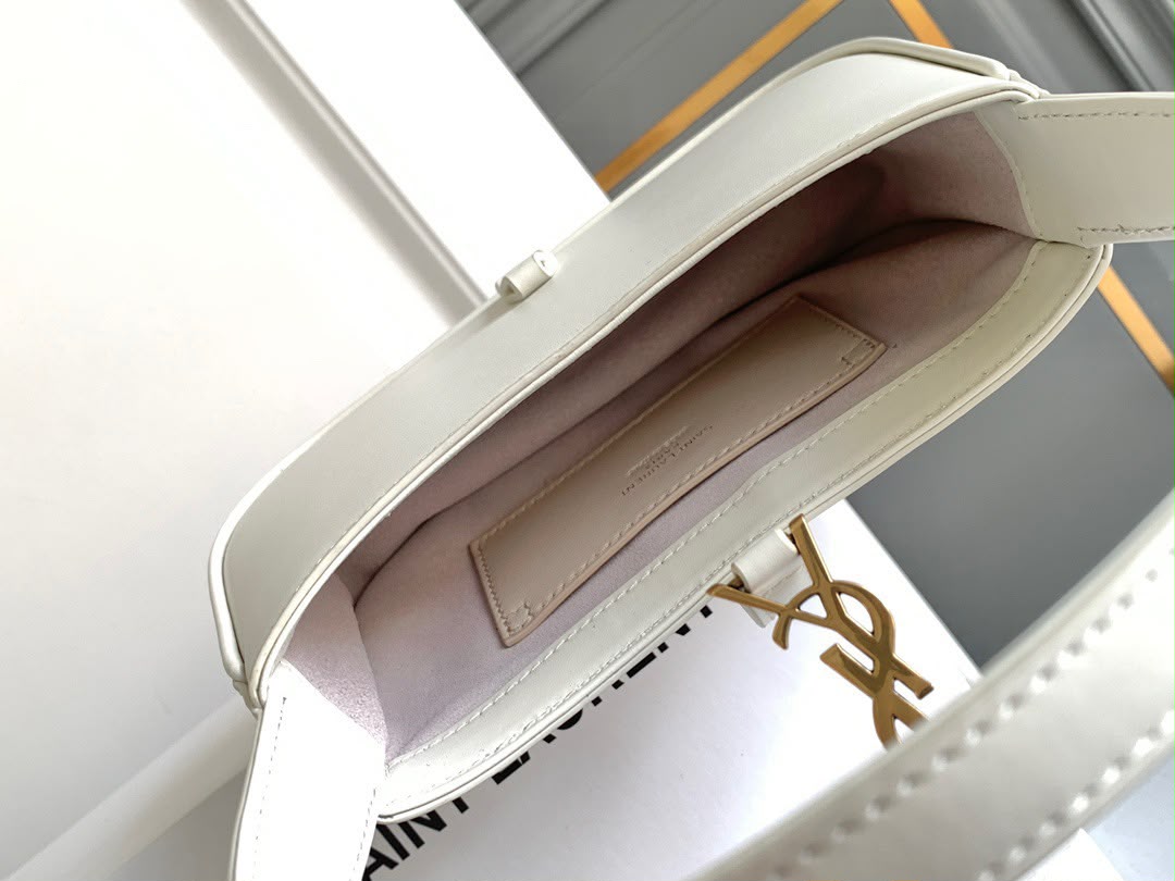Elegant Minimalist Shoulder Bag – White