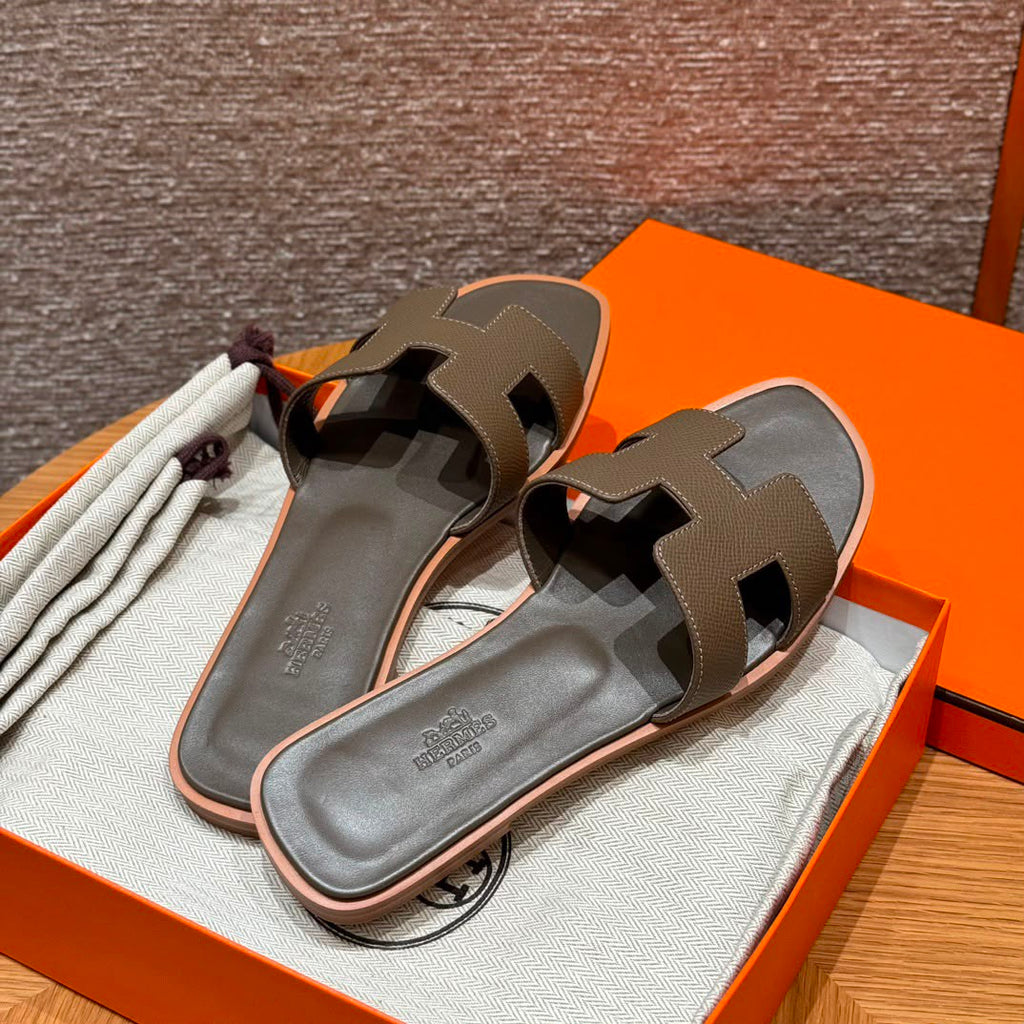 Mocha Signature Slide Sandals