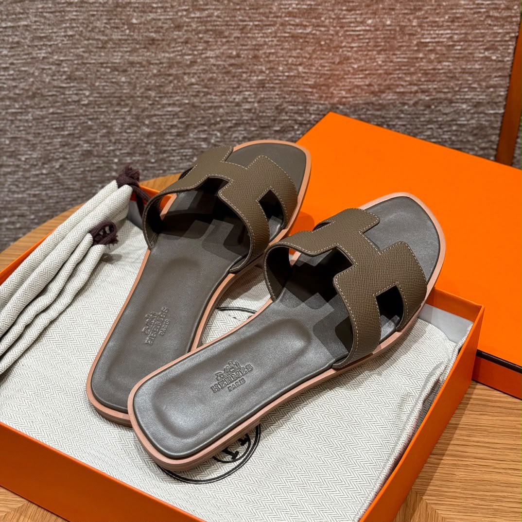 Mocha Signature Slide Sandals