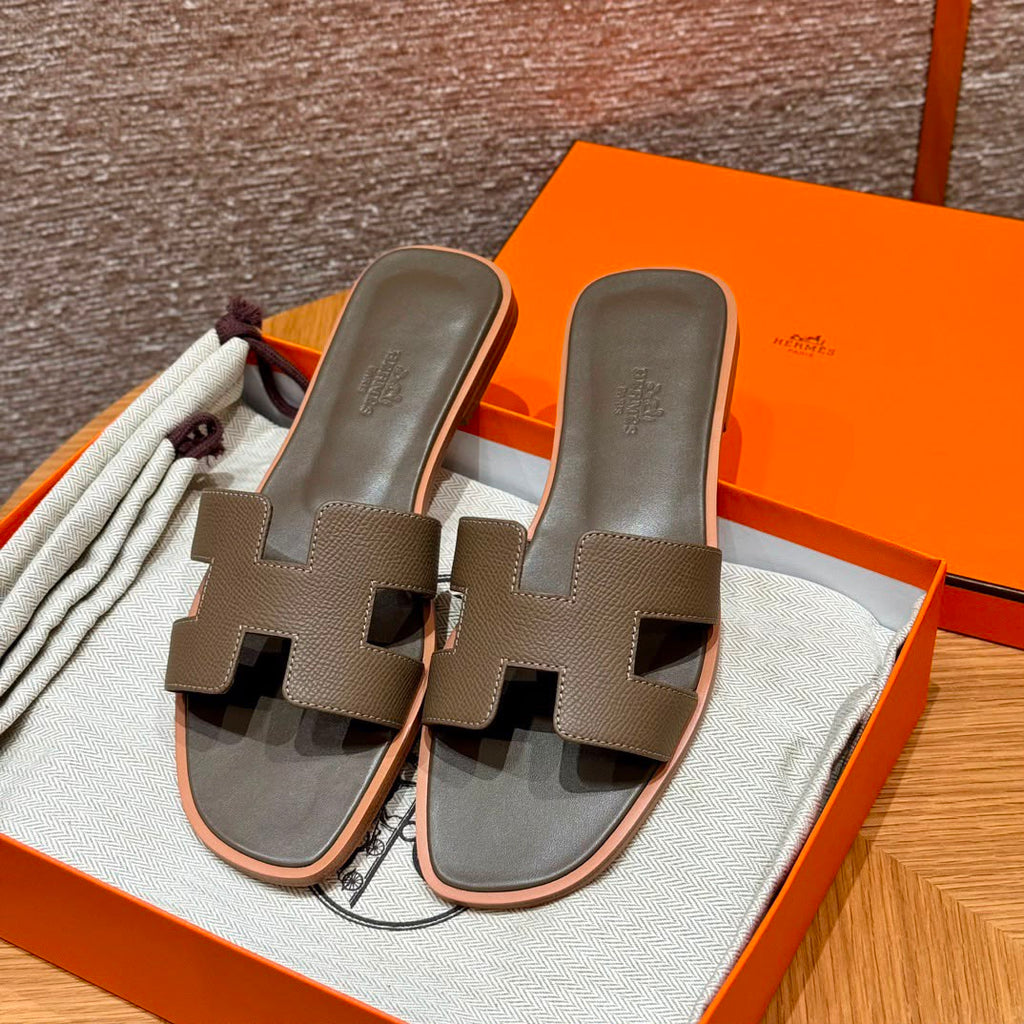 Mocha Signature Slide Sandals
