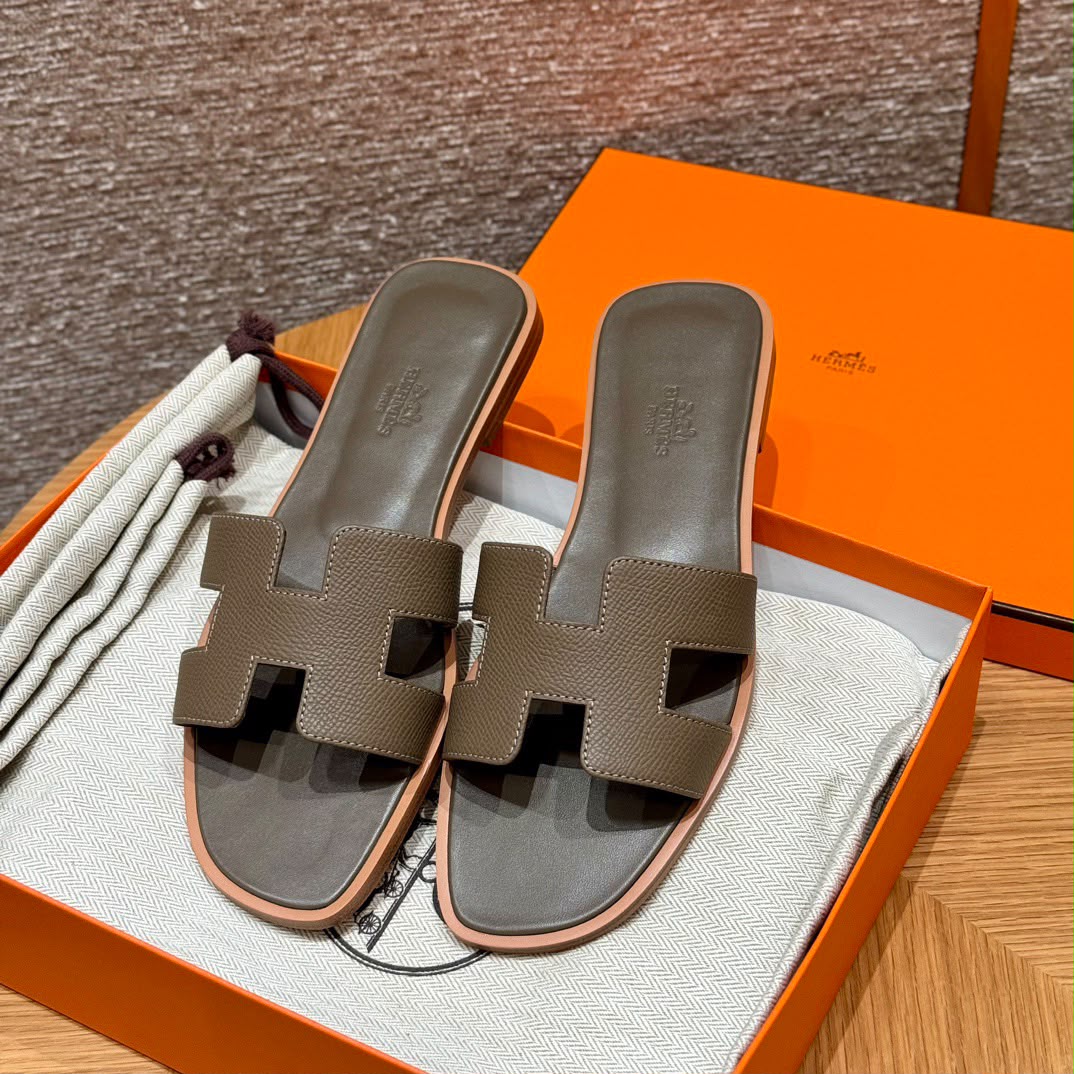 Mocha Signature Slide Sandals