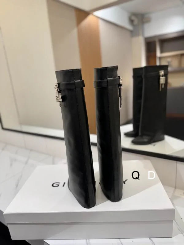 Elegant Knee-High Leather Boots With Lock Detail