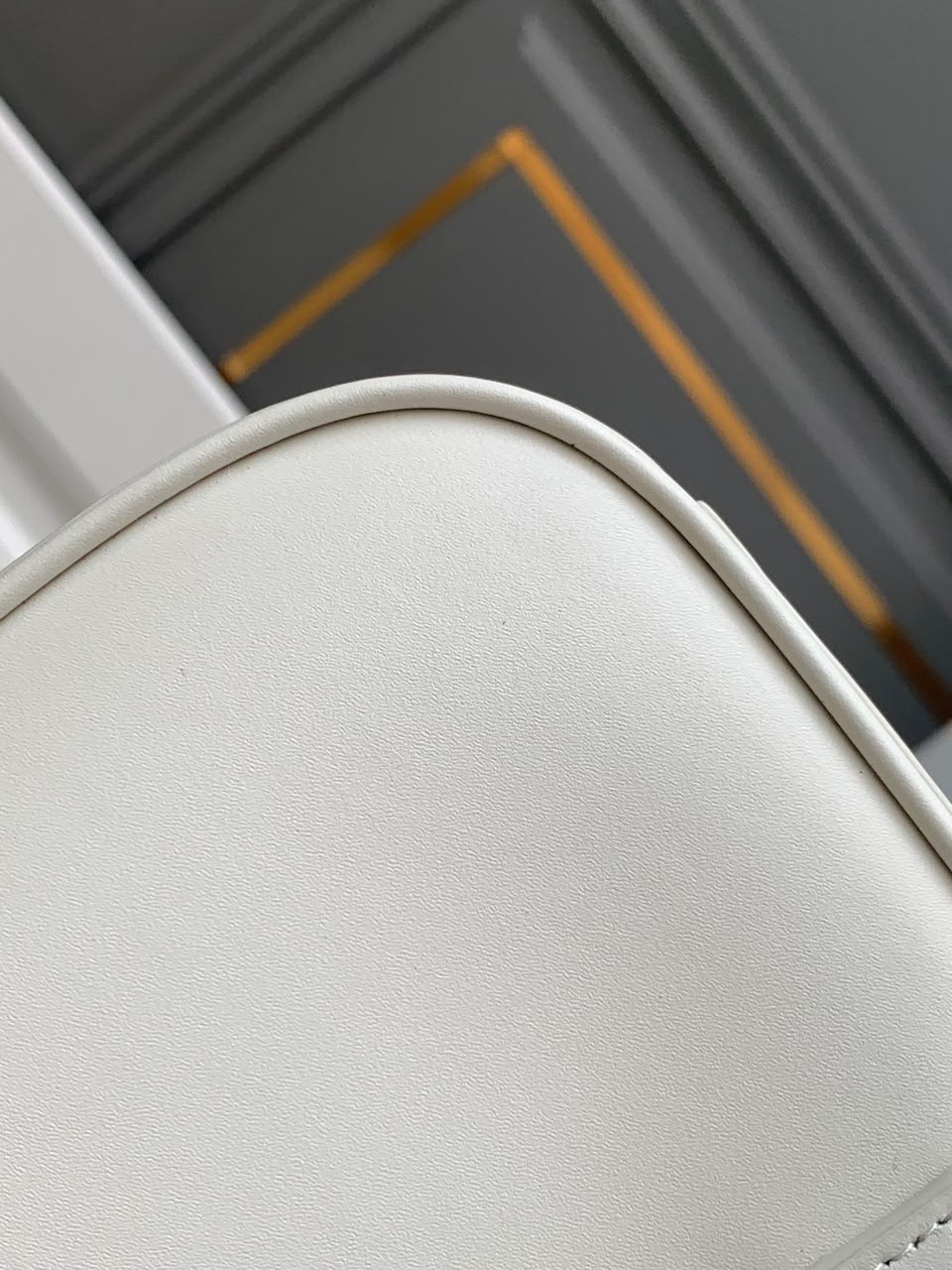 Elegant Minimalist Shoulder Bag – White