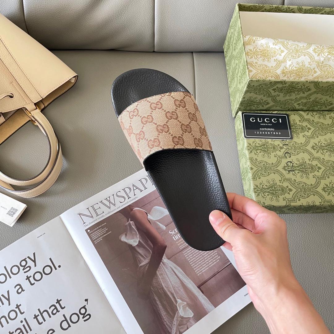 Heritage Pattern Comfort Slides