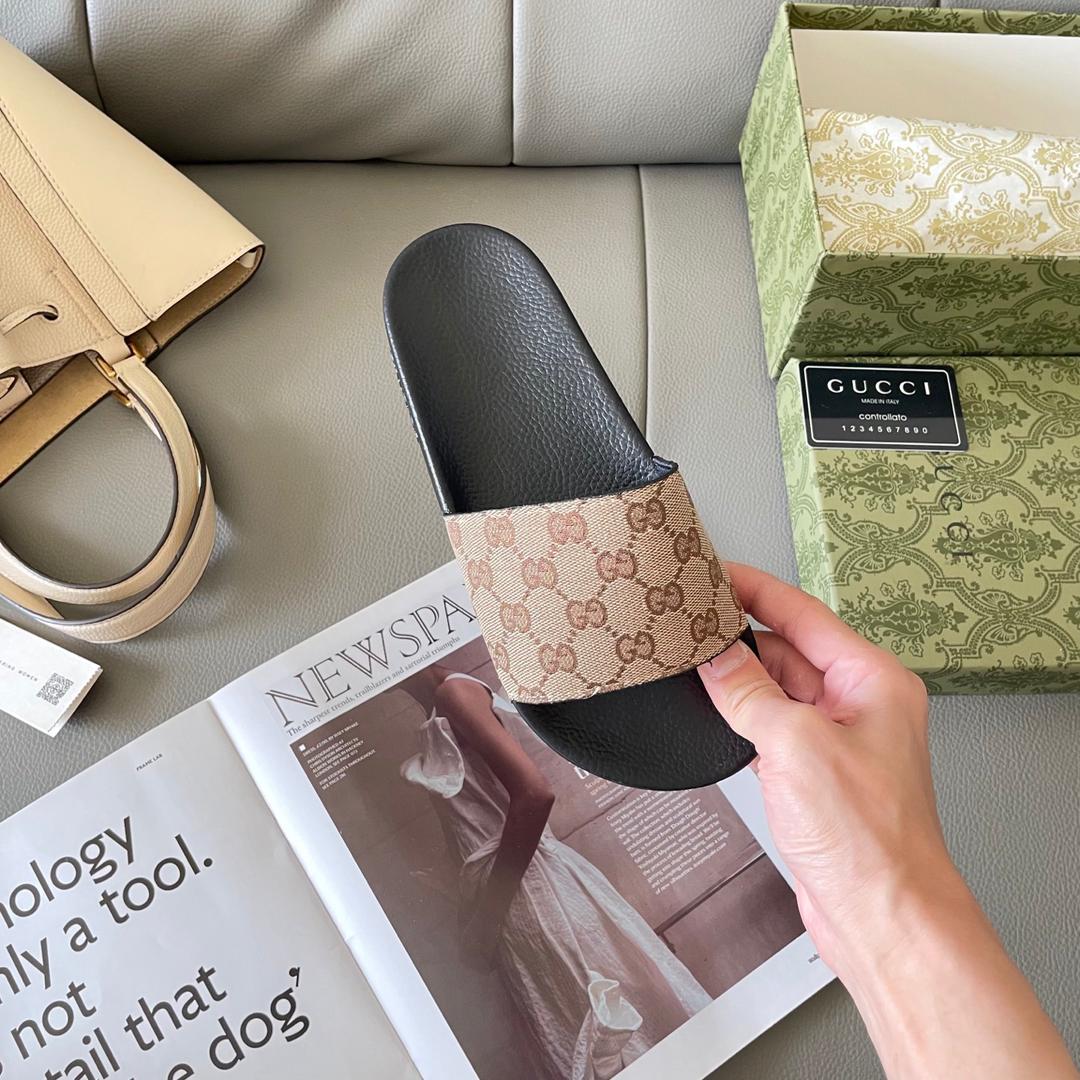 Heritage Pattern Comfort Slides