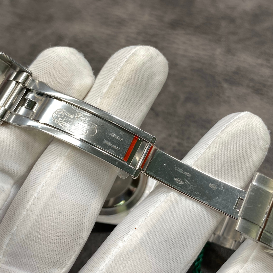 Green Dial Automatic Diver Watch 40 mm