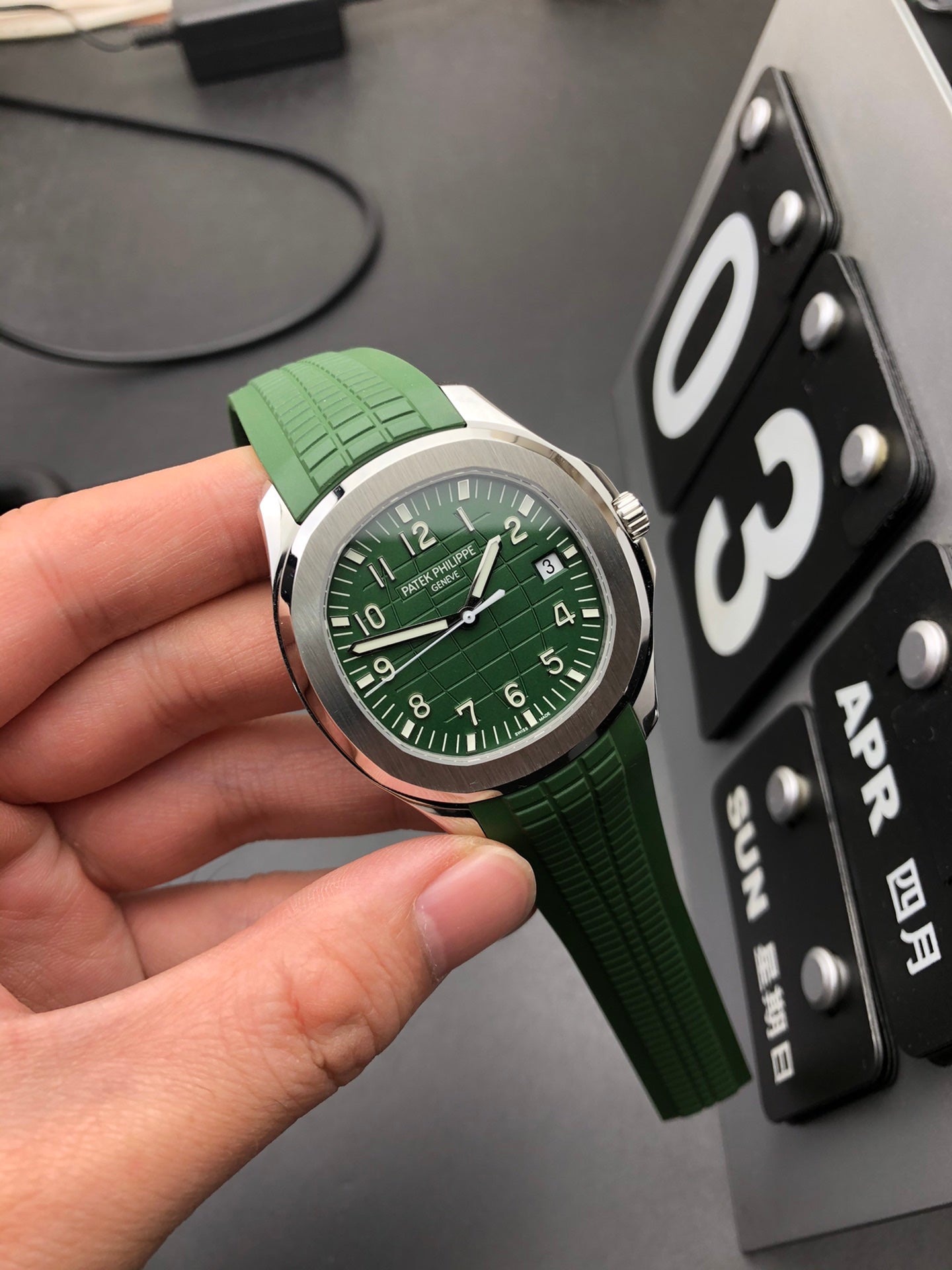 Green Rubber Strap Automatic Watch 40 mm