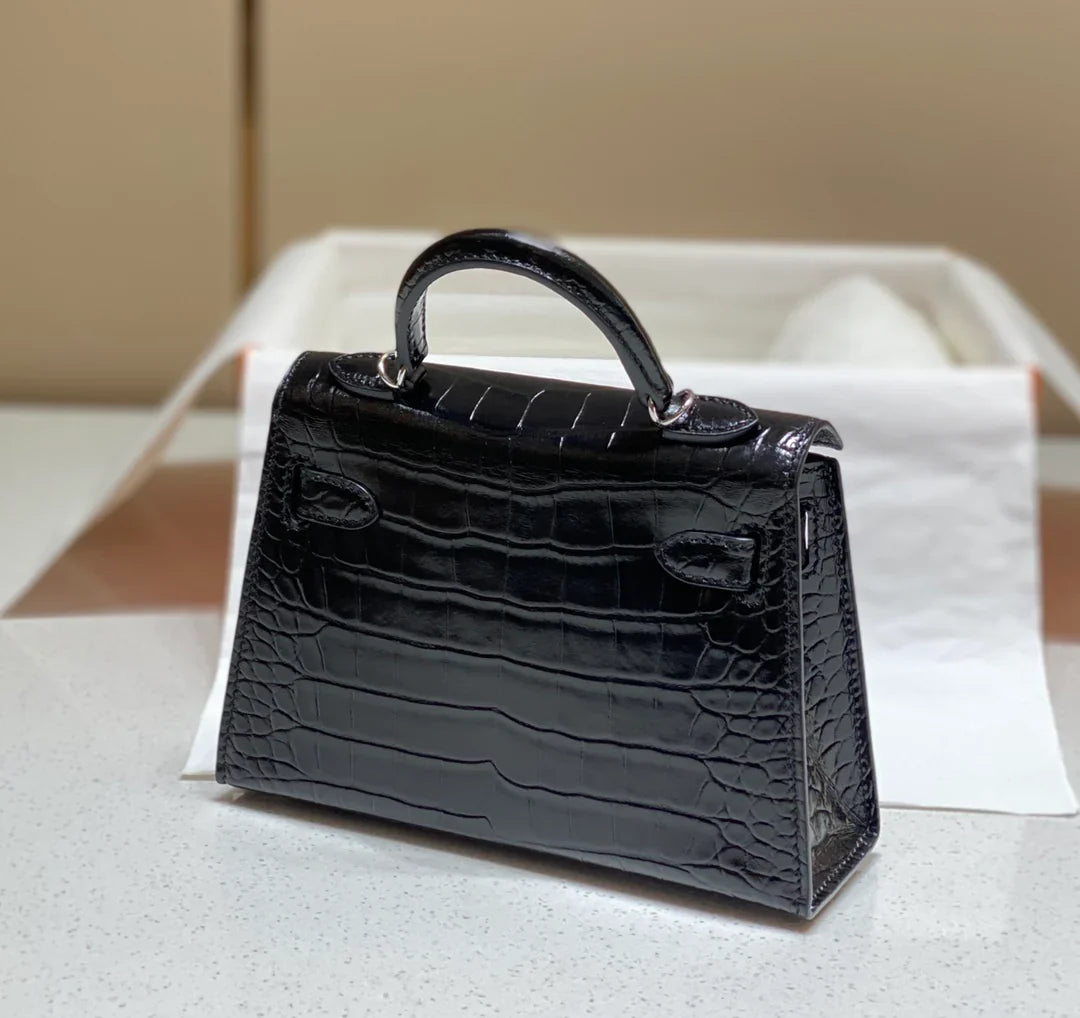 Mini 19 Black Croco Lookalike In Cowhide Leather