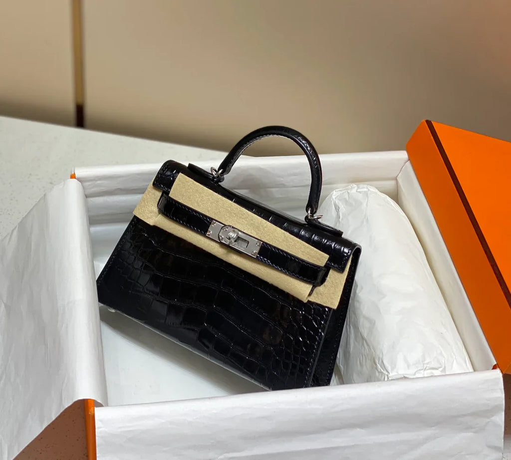Mini 19 Black Croco Lookalike In Cowhide Leather