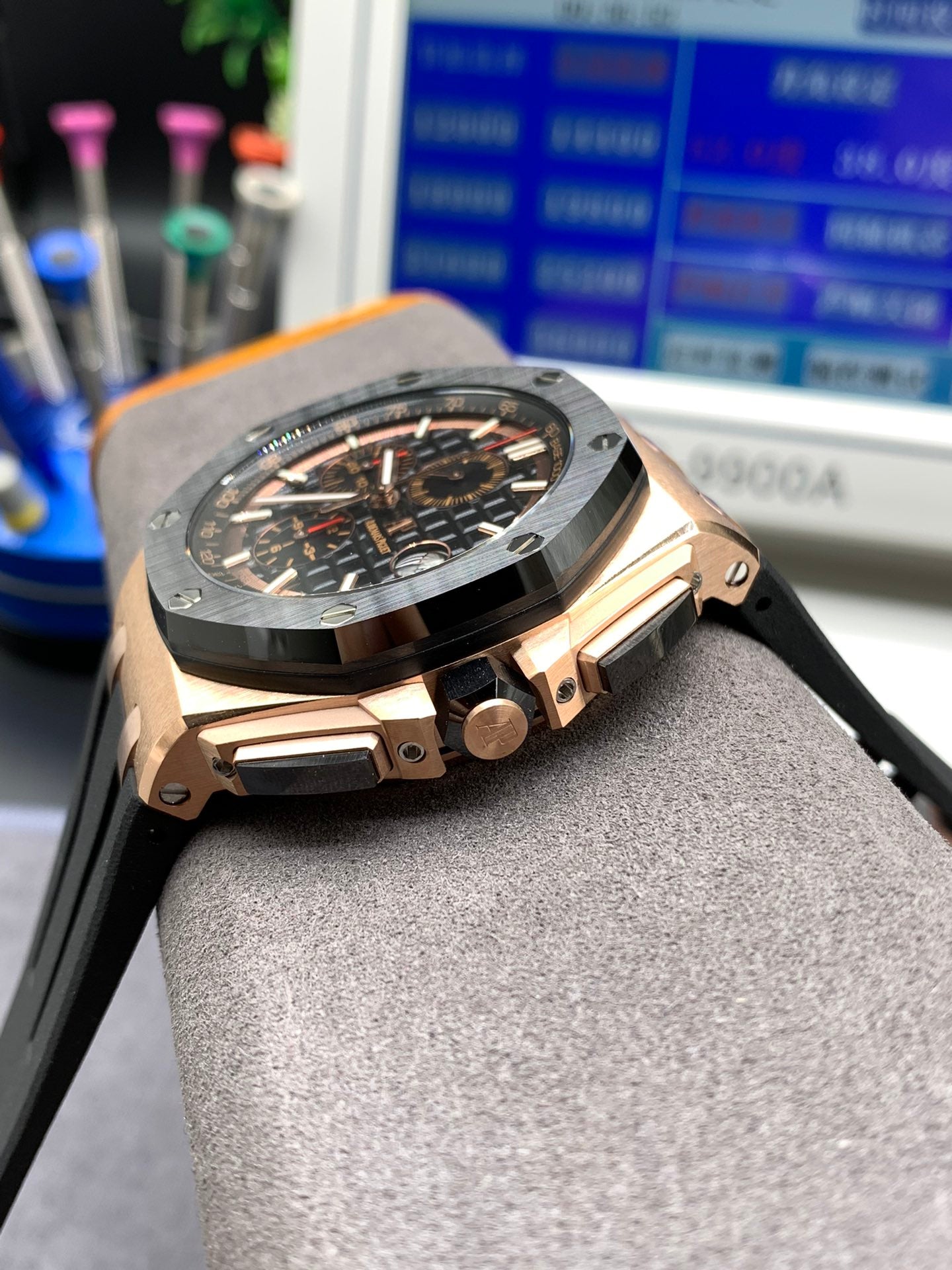 Rose Gold Black Dial Chronograph 44 mm