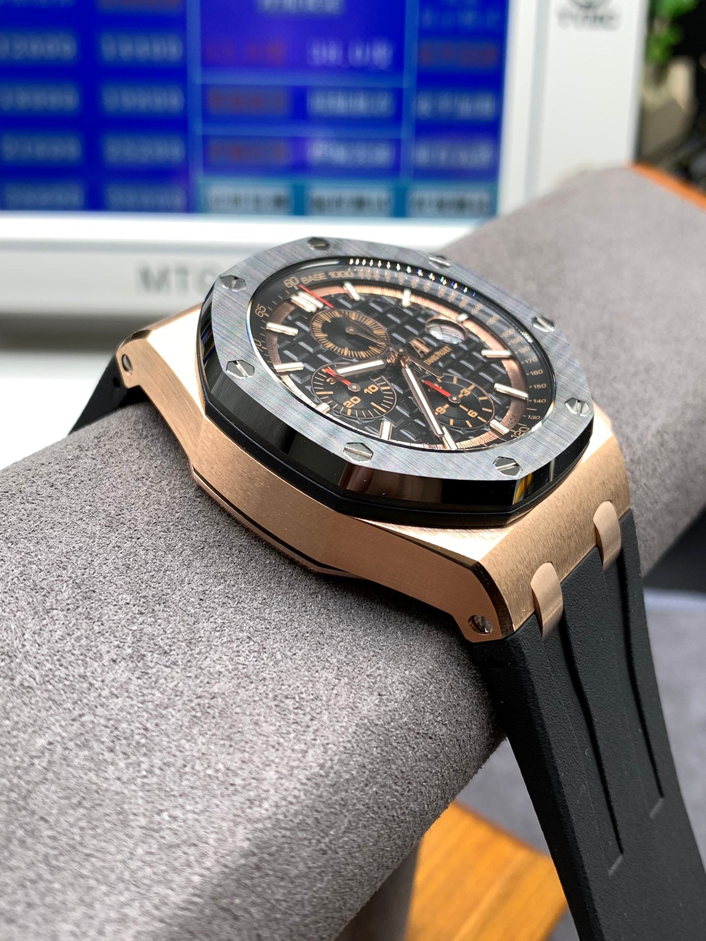 Rose Gold Black Dial Chronograph 44 mm