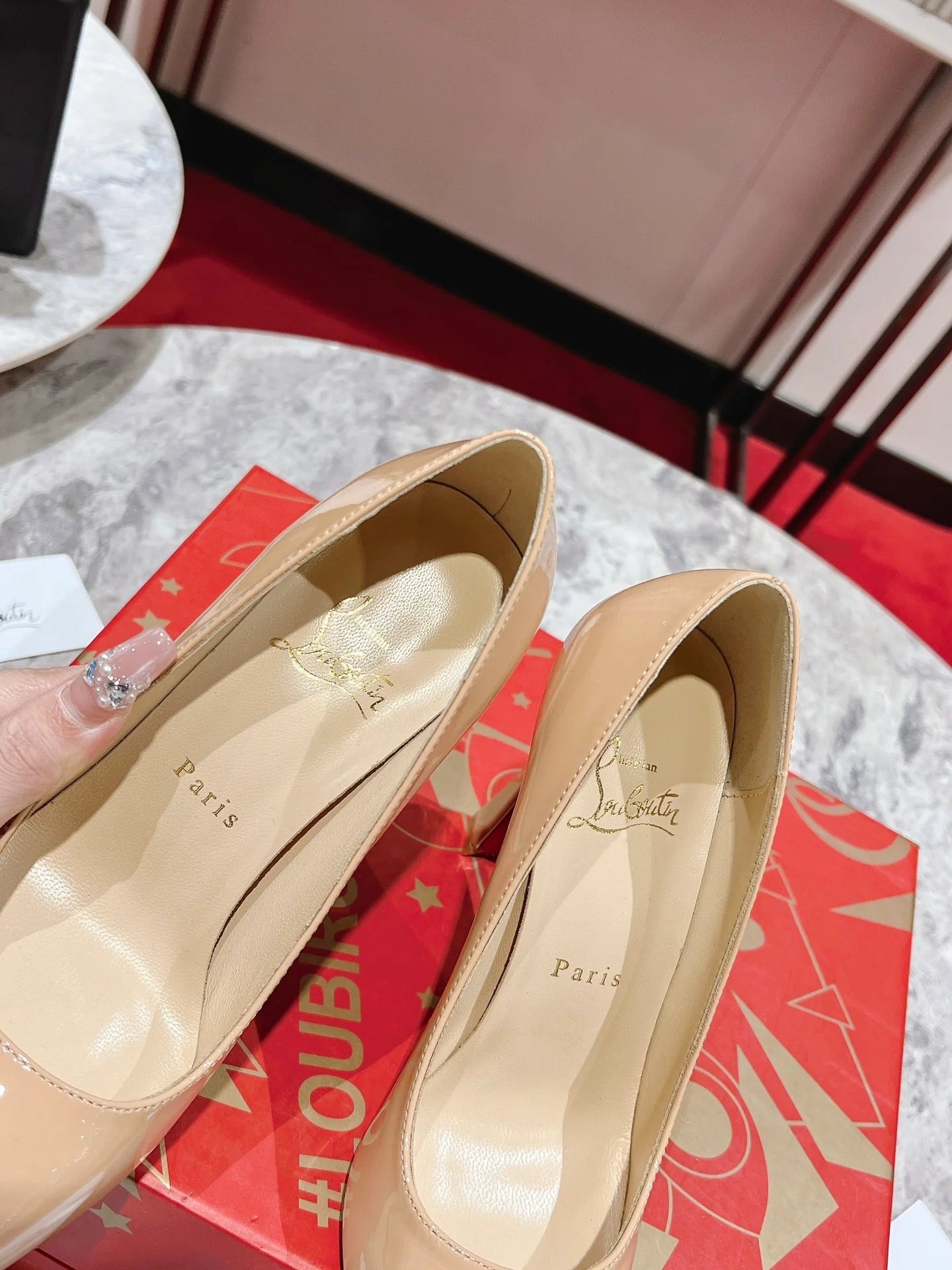 Nude Pointed-Toe Pumpss