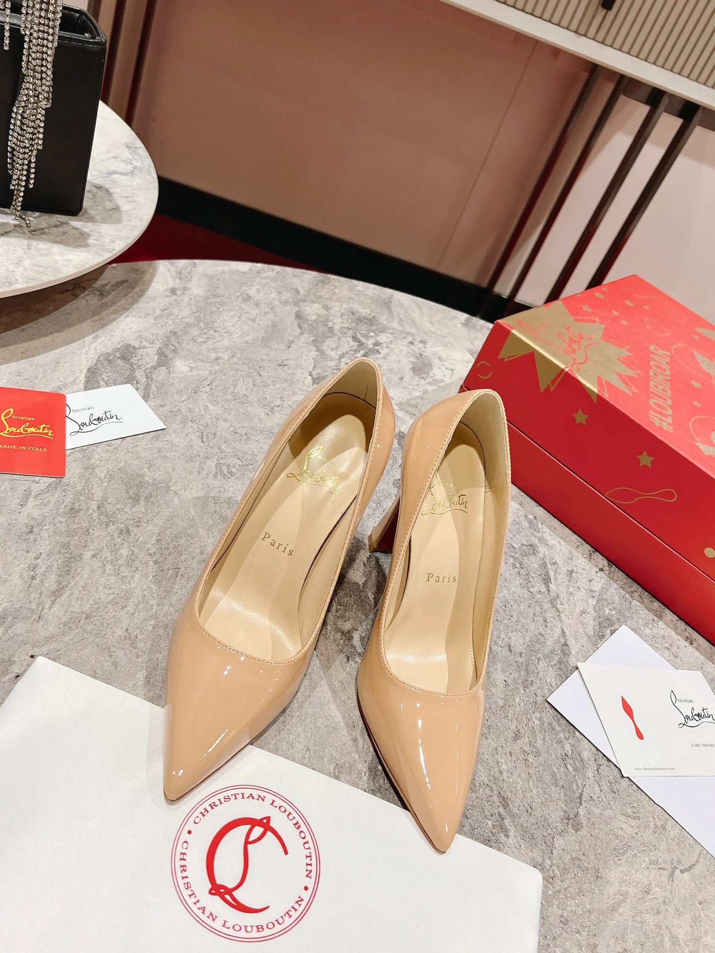 Nude Pointed-Toe Pumpss